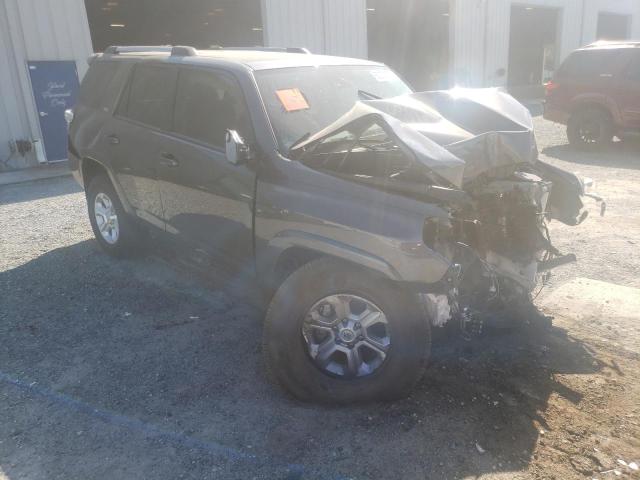 TOYOTA 4RUNNER SR 2022 with VIN JTEEU5JR1N5275550 - Photo from auction