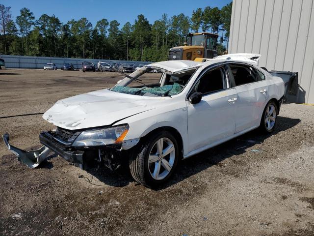 Photo 2 from auction – 2014 VOLKSWAGEN PASSAT S with VIN 1VWAT7A30EC054690