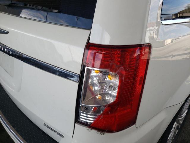 Photo 9 from auction – 2013 CHRYSLER TOWN & COU with VIN 2C4RC1GGXDR607235