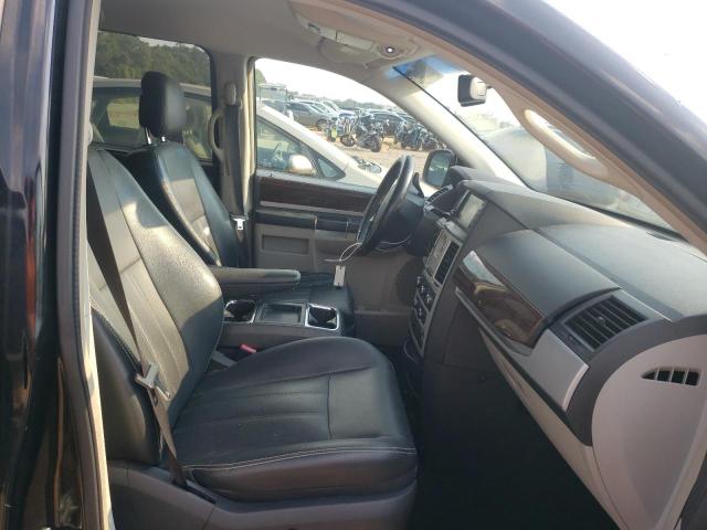 Photo 5 from auction – 2010 CHRYSLER TOWN & COU with VIN 2A4RR8D12AR330688