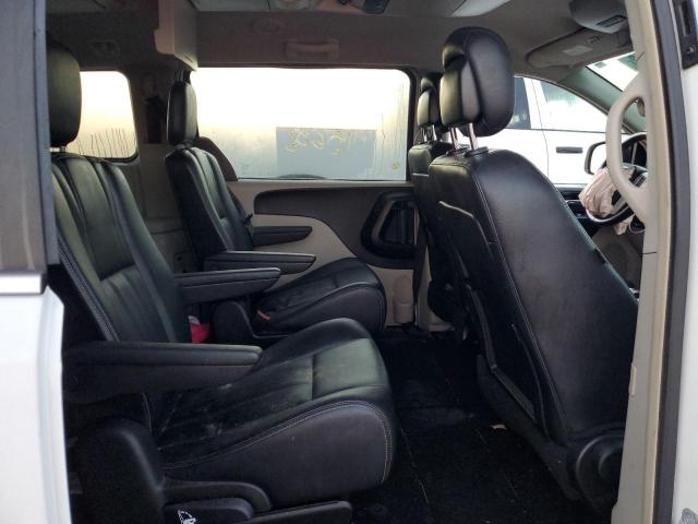 Photo 6 from auction – 2016 CHRYSLER TOWN & COU with VIN 2C4RC1BG6GR156526