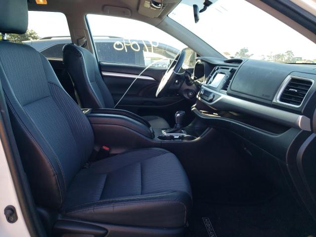 Photo 5 from auction – 2015 TOYOTA HIGHLANDER with VIN 5TDBKRFH9FS205519