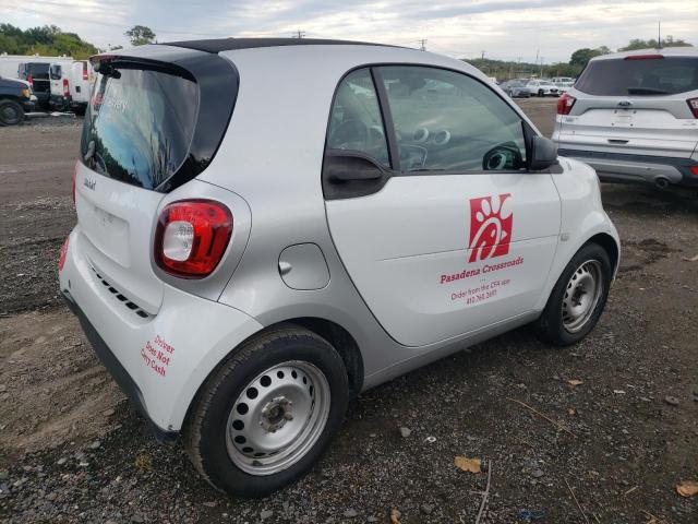 Photo 4 from auction – 2017 SMART FORTWO with VIN WMEFJ5DA1HK170957