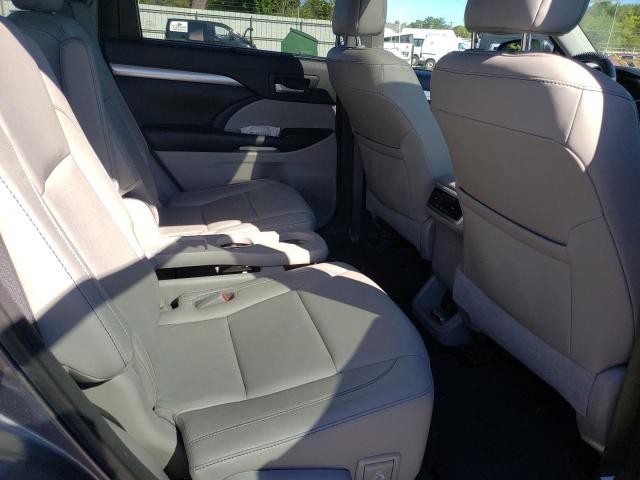 Photo 6 from auction – 2017 TOYOTA HIGHLANDER with VIN 5TDJZRFH6HS373094