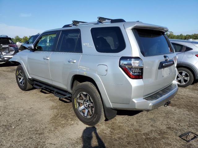 Photo 3 from auction – 2018 TOYOTA 4RUNNER SR with VIN JTEBU5JR6J5556403
