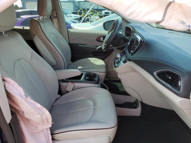 Photo 5 from auction – 2017 CHRYSLER PACIFICA L with VIN 2C4RC1GG3HR560412