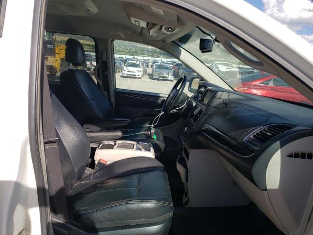Photo 5 from auction – 2013 CHRYSLER TOWN & COU with VIN 2C4RC1BG2DR705490