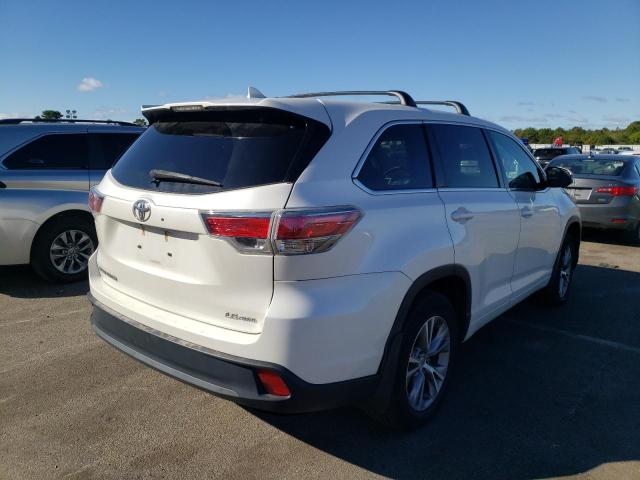 Photo 4 from auction – 2015 TOYOTA HIGHLANDER with VIN 5TDBKRFH9FS205519
