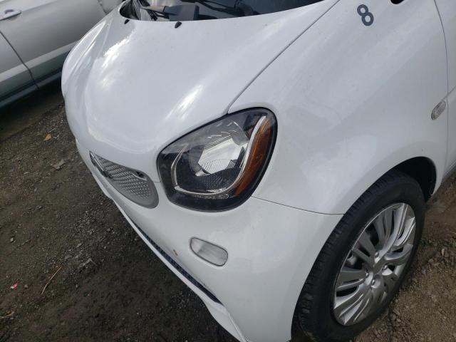 Photo 9 from auction – 2017 SMART FORTWO with VIN WMEFJ5DA1HK170957
