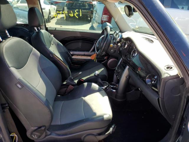 Photo 5 from auction – 2006 MINI COOPER S with VIN WMWRE33526TN28161