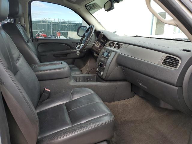 Photo 5 from auction – 2010 CHEVROLET AVALANCHE with VIN 3GNVKFE05AG147513