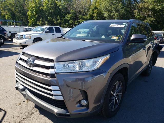 Photo 2 from auction – 2017 TOYOTA HIGHLANDER with VIN 5TDJZRFH6HS373094