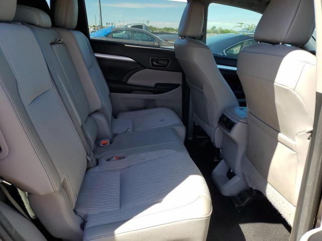 Photo 6 from auction – 2016 TOYOTA HIGHLANDER with VIN 5TDBKRFH7GS304244