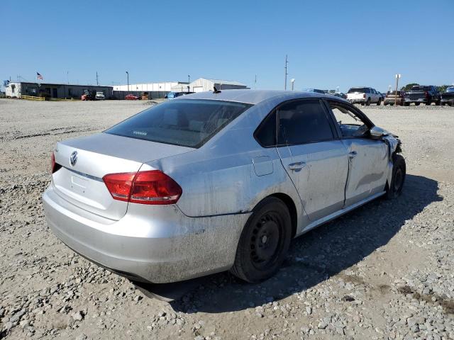 Photo 4 from auction – 2013 VOLKSWAGEN PASSAT S with VIN 1VWAP7A31DC058380