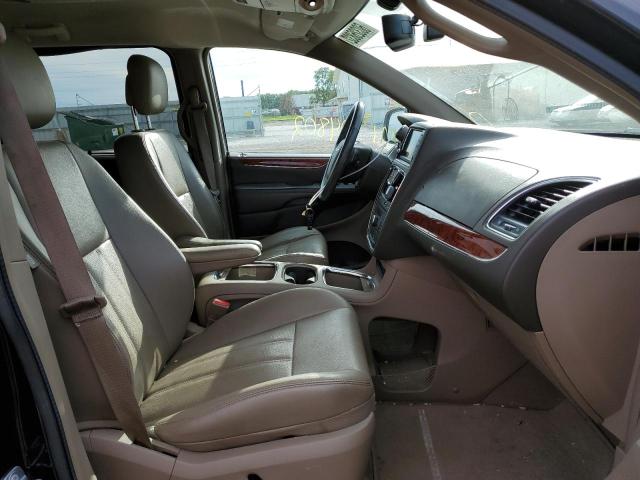 Photo 5 from auction – 2015 CHRYSLER TOWN & COU with VIN 2C4RC1CG2FR553924