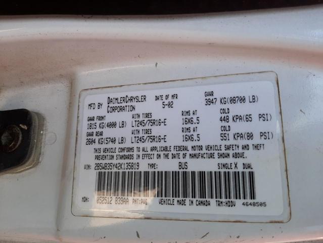 Photo 10 from auction – 2002 DODGE RAM WAGON with VIN 2B5WB35Y42K135819