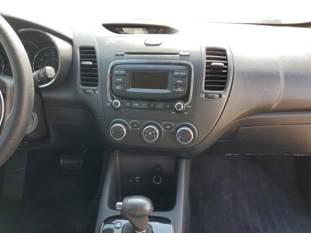 Photo 9 from auction – 2017 KIA FORTE LX with VIN 3KPFK4A73HE077858
