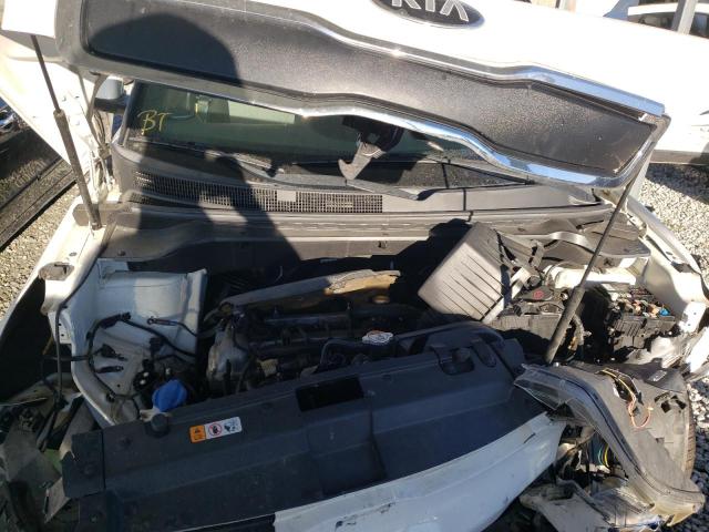 Photo 7 from auction – 2014 KIA SOUL with VIN KNDJN2A25E7040932