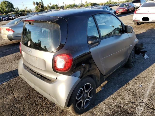 Photo 4 from auction – 2017 SMART FORTWO with VIN WMEFJ5DA4HK194007
