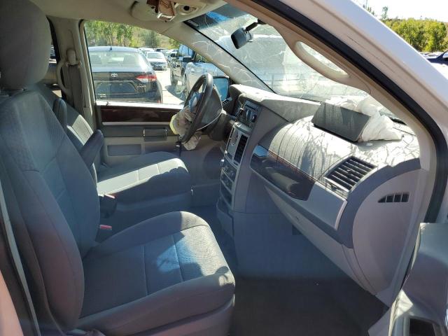 Photo 5 from auction – 2010 CHRYSLER TOWN & COU with VIN 2A4RR5D10AR451153