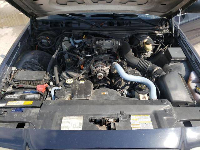 Photo 7 from auction – 2003 FORD CROWN VICT with VIN 2FAFP71W33X129119