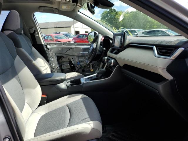 Photo 5 from auction – 2019 TOYOTA RAV4 XLE with VIN JTMP1RFV4KJ017707