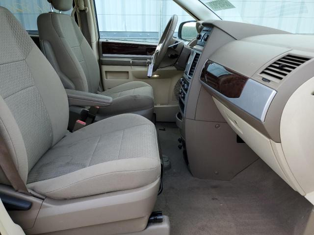 Photo 5 from auction – 2010 CHRYSLER TOWN & COU with VIN 2A4RR5D10AR412966