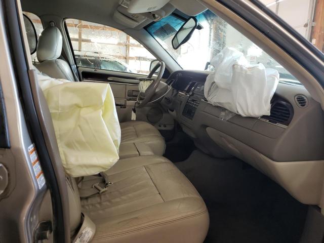 Photo 5 from auction – 2003 LINCOLN TOWN CAR E with VIN 1LNHM81W33Y645400