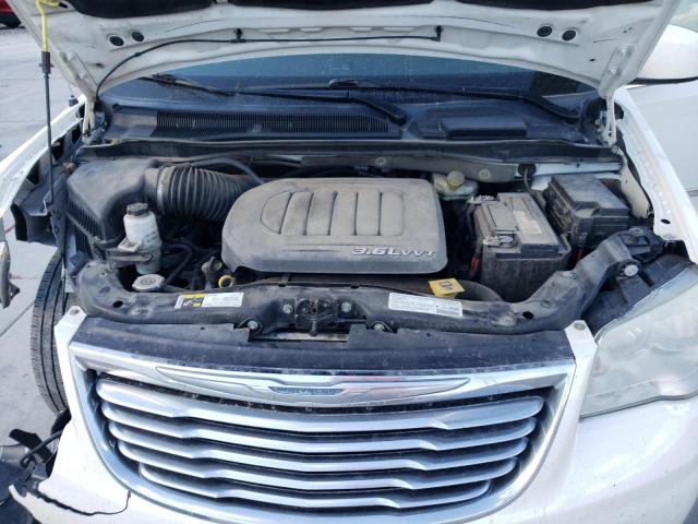 Photo 7 from auction – 2013 CHRYSLER TOWN & COU with VIN 2C4RC1BG2DR705490