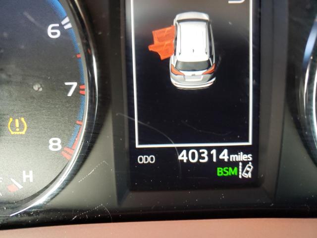 Photo 8 from auction – 2018 TOYOTA RAV4 LIMIT with VIN JTMDFREV5JJ249897
