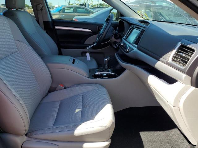 Photo 5 from auction – 2016 TOYOTA HIGHLANDER with VIN 5TDBKRFH7GS304244