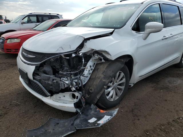 Photo 9 from auction – 2017 CHRYSLER PACIFICA T with VIN 2C4RC1BGXHR572385