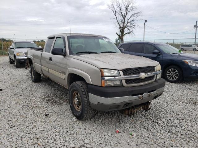 CHEVROLET SILVERADO 2004 with VIN 1GCHK29UX4E130925 - Photo from auction