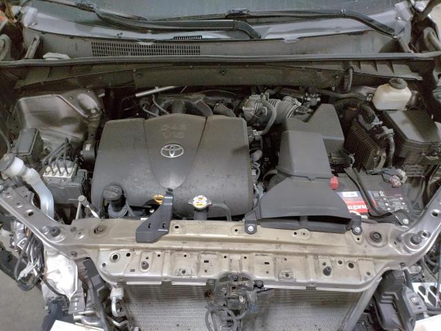 Photo 7 from auction – 2018 TOYOTA HIGHLANDER with VIN 5TDJZRFH3JS861909