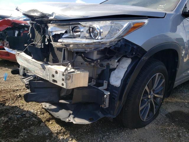 Photo 10 from auction – 2017 TOYOTA HIGHLANDER with VIN 5TDJZRFHXHS375138