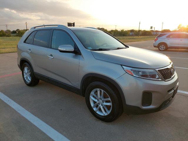 KIA SORENTO LX 2015 with VIN 5XYKTDA71FG646010 - Photo from auction
