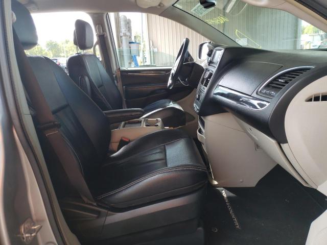 Photo 5 from auction – 2015 CHRYSLER TOWN & COU with VIN 2C4RC1BG9FR630158