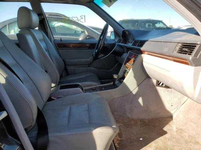 Photo 5 from auction – 1995 MERCEDES-BENZ E-CLASS with VIN WDBEA92E2SF338949