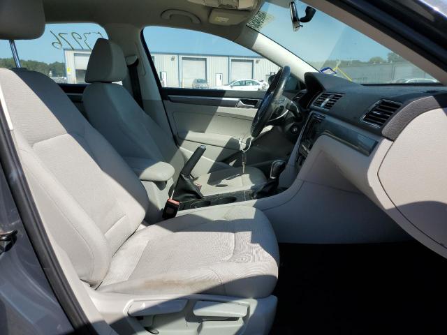 Photo 5 from auction – 2016 VOLKSWAGEN PASSAT with VIN 1VWAT7A3XGC051640