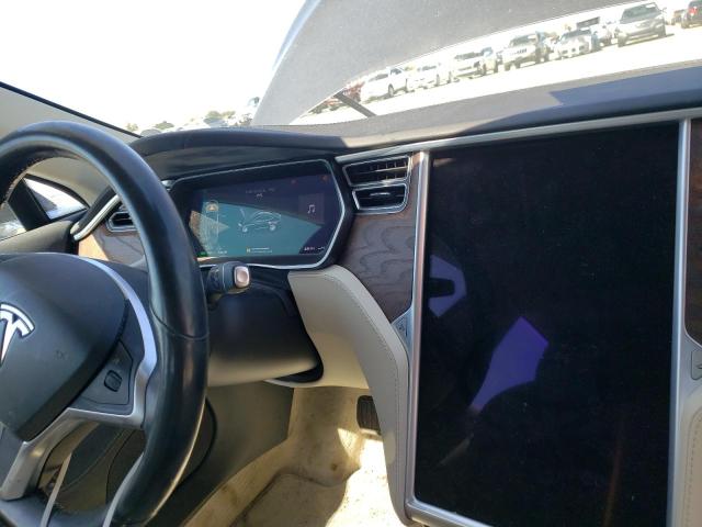 Photo 8 from auction – 2017 TESLA MODEL S with VIN 5YJSA1E15HF233799