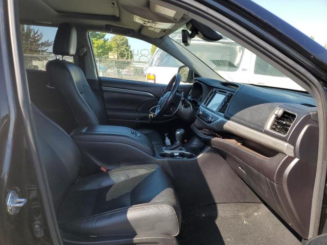 Photo 5 from auction – 2017 TOYOTA HIGHLANDER with VIN 5TDDZRFH7HS399717
