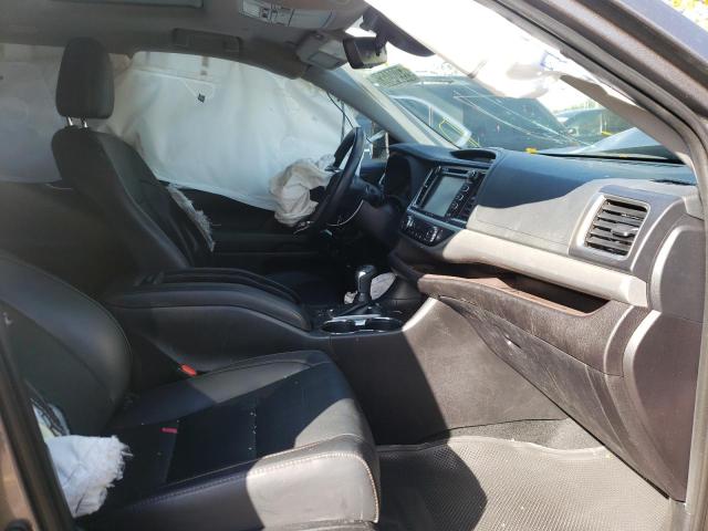 Photo 5 from auction – 2019 TOYOTA HIGHLANDER with VIN 5TDJZRFH1KS592908