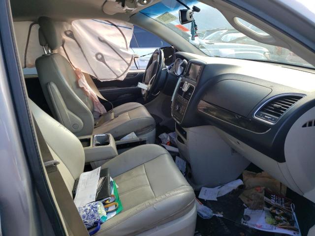 Photo 5 from auction – 2014 CHRYSLER TOWN & COU with VIN 2C4RC1BG7ER345554