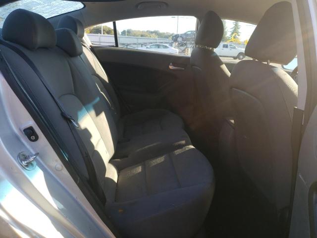 Photo 6 from auction – 2017 KIA FORTE LX with VIN 3KPFK4A74HE030340