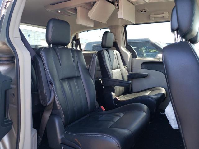 Photo 6 from auction – 2016 CHRYSLER TOWN & COU with VIN 2C4RC1BG6GR302696