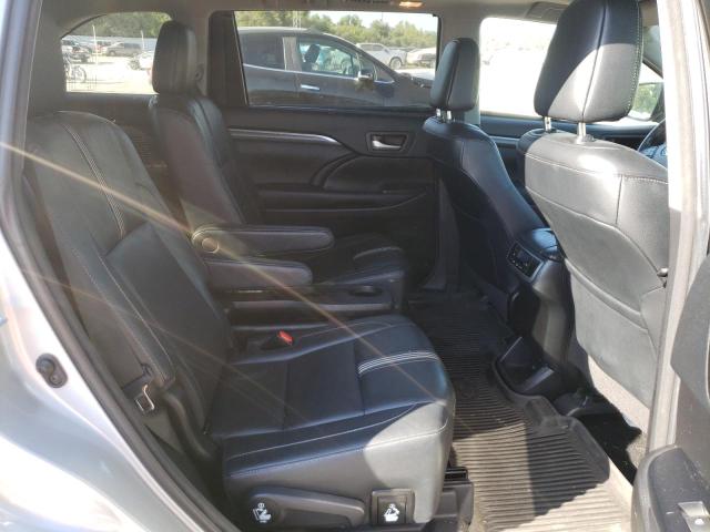 Photo 6 from auction – 2017 TOYOTA HIGHLANDER with VIN 5TDJZRFH3HS445823