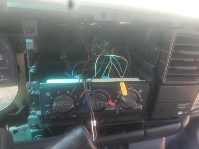 Zdjęcie 9 z aukcji – 2000 CHEVROLET SILVERADO z VIN 1GCEC14W2YZ349377