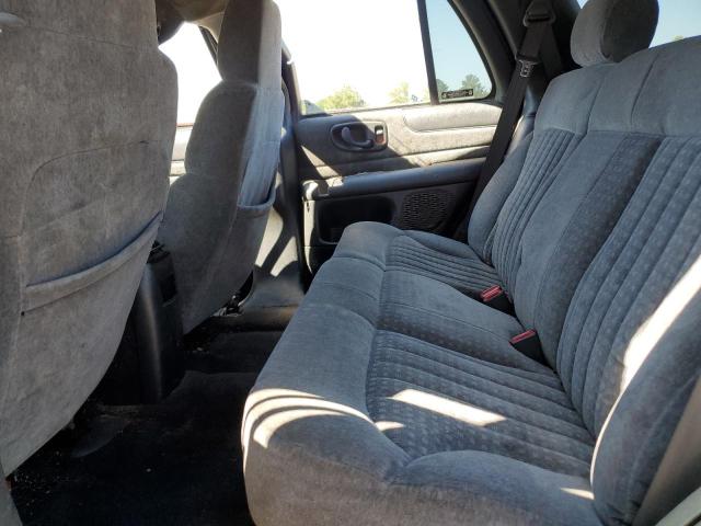 Photo 6 from auction – 2002 CHEVROLET BLAZER with VIN 1GNCS13W22K128834