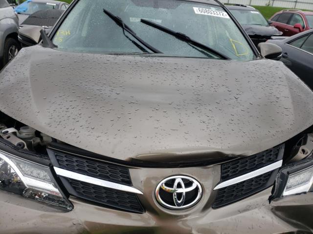 Photo 7 from auction – 2015 TOYOTA RAV4 XLE with VIN JTMRFREV3FD121976