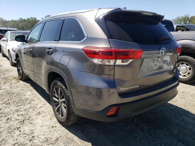 Photo 3 from auction – 2017 TOYOTA HIGHLANDER with VIN 5TDKZRFH9HS508234